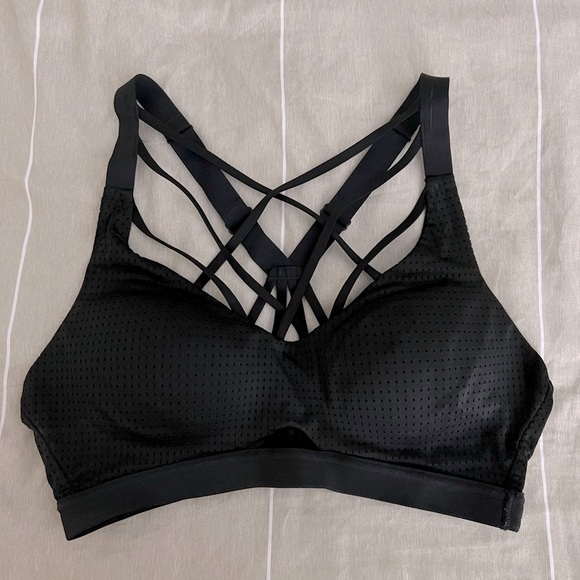 Victoria’s Secret Lightweight Sports Bra - Picture 2 of 6